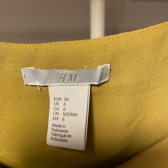 H&M tank top - Picture 3 of 3